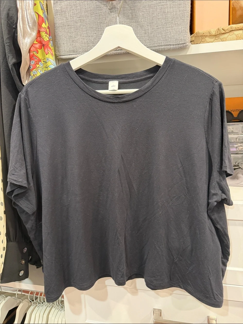 Alo Cropped Black Crewneck Tee - Picture 1 of 4